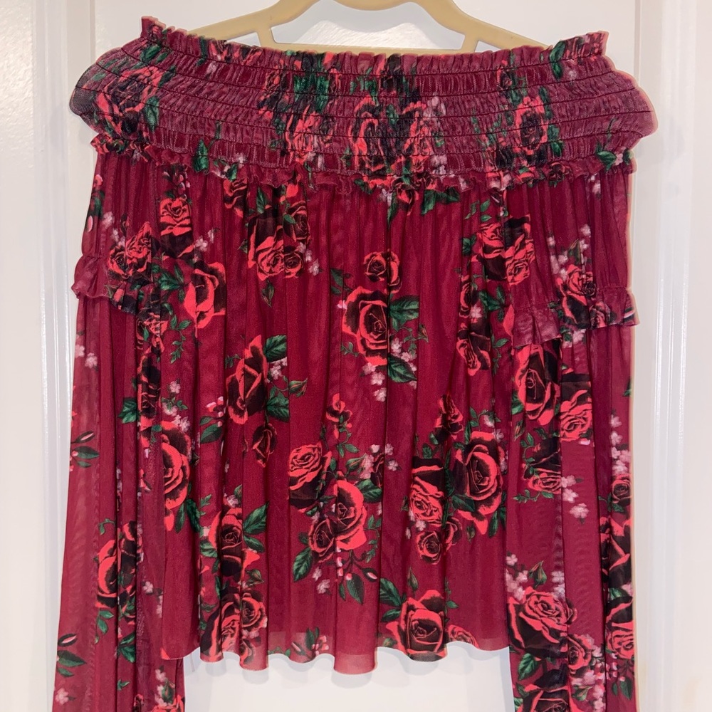 Altar’d State Off the Shoulder Floral Flair top Size Small